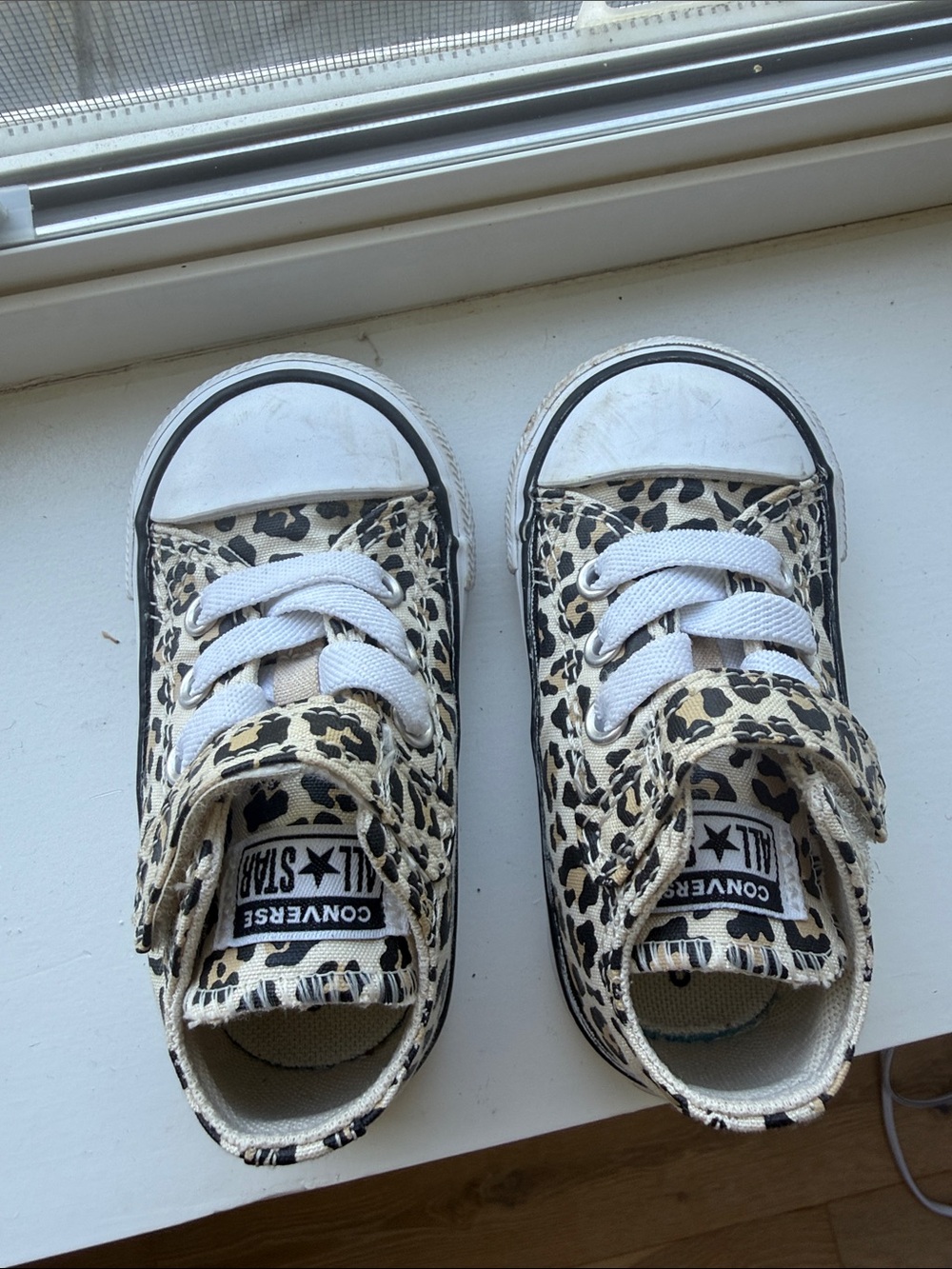 Converse Kids Leopard Print Low Top Sneakers - White/Beige/Black
